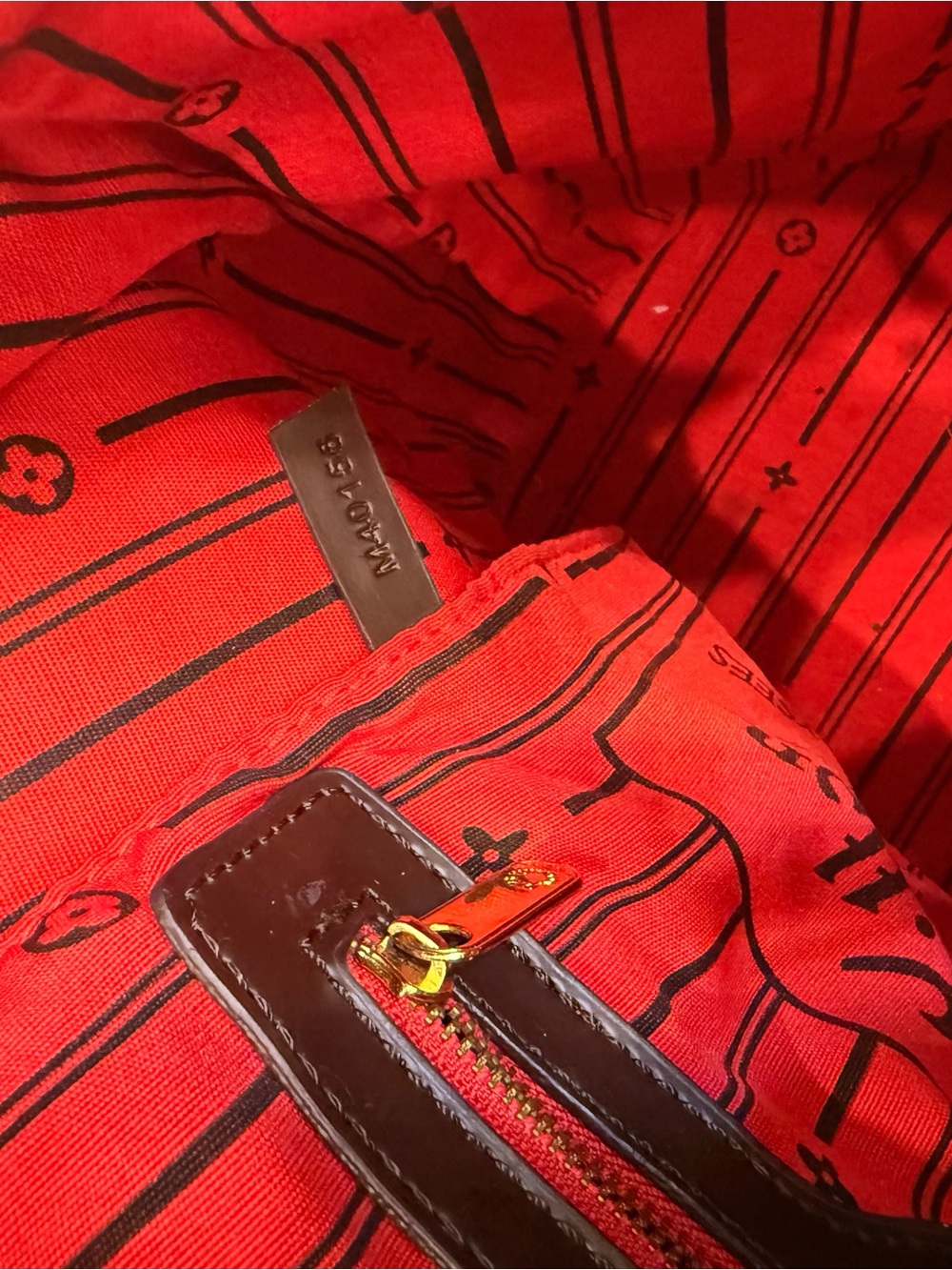 Louis Vuitton Brown Checkered Tote with Red Interior - Picture 2 of 15